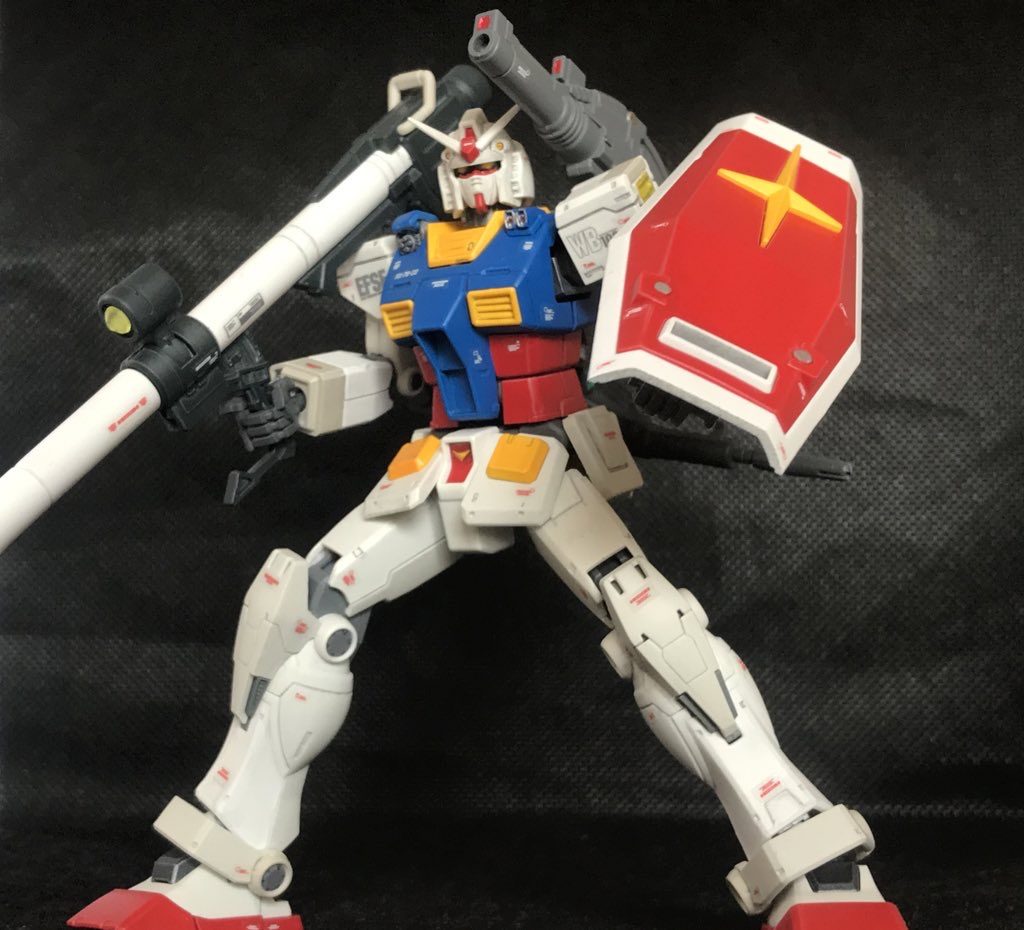 アクション。頭はこっちよりも旧HGUCの頭の方が好みです。