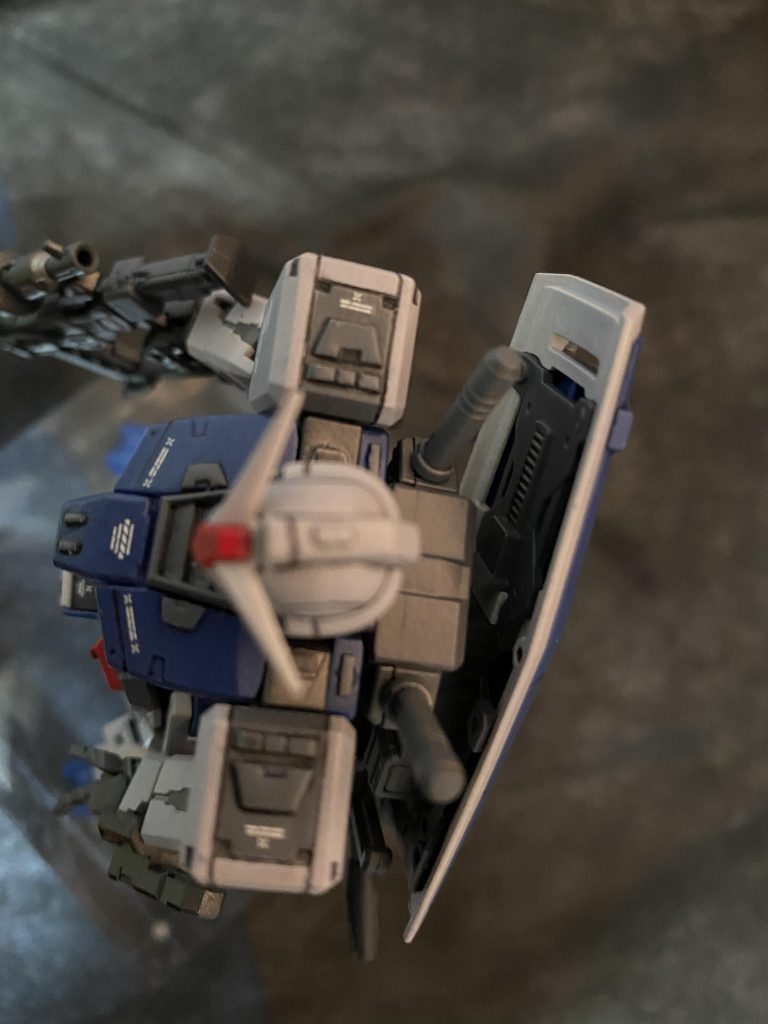 肩上部に、ディテール追加。 