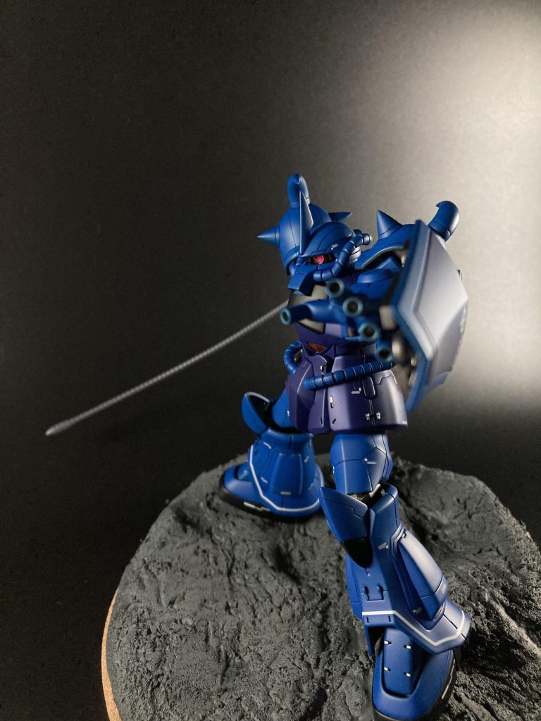 モノアイも電飾の関係でクリアパーツにしてますまた、発光無しでも見れるようにしっかり色が付いてます