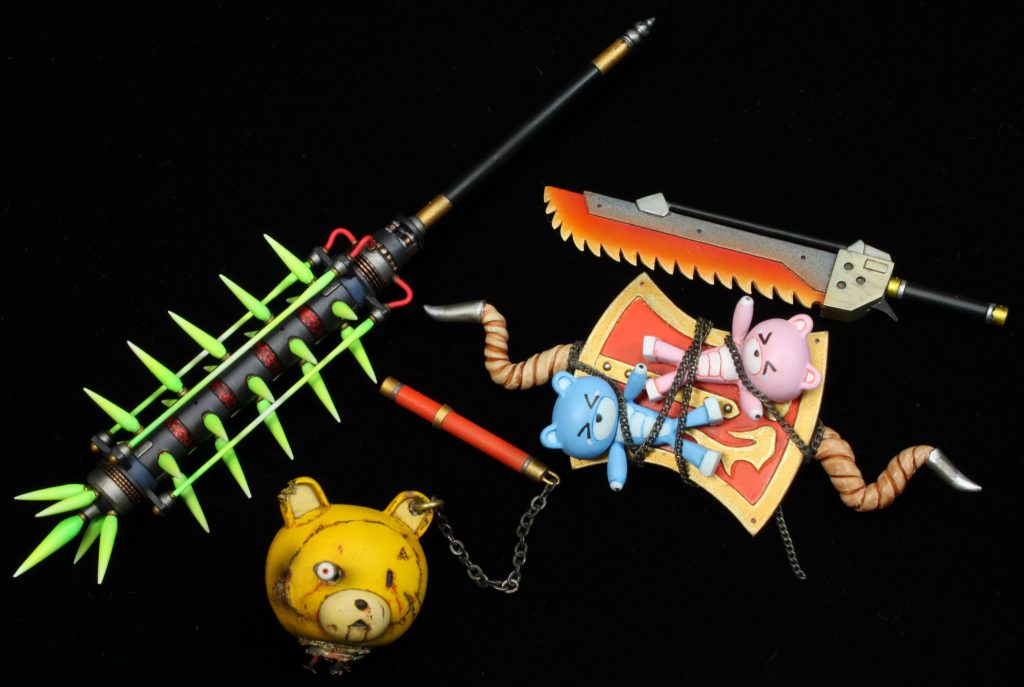 武器類は全部スクラッチ。ベアッガイさんの頭は食玩を使おうとしたのですが、大きすぎたのでやむなくエポパテで。単純な形ですが、似せるとなると難しいですねー。