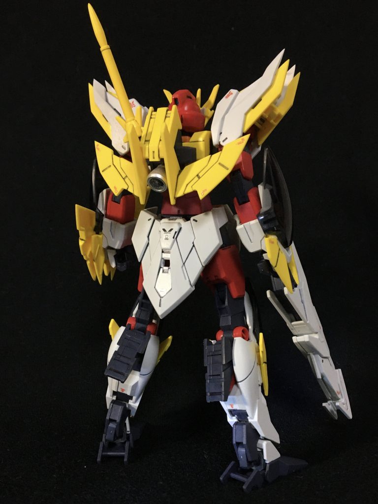 ガンダムアニマリゼ右腕、左腕、右脚、左脚のそれぞれに動物の力が備わっている。武装は、ビームライフル、ビームウィップ/ビームサーベル。