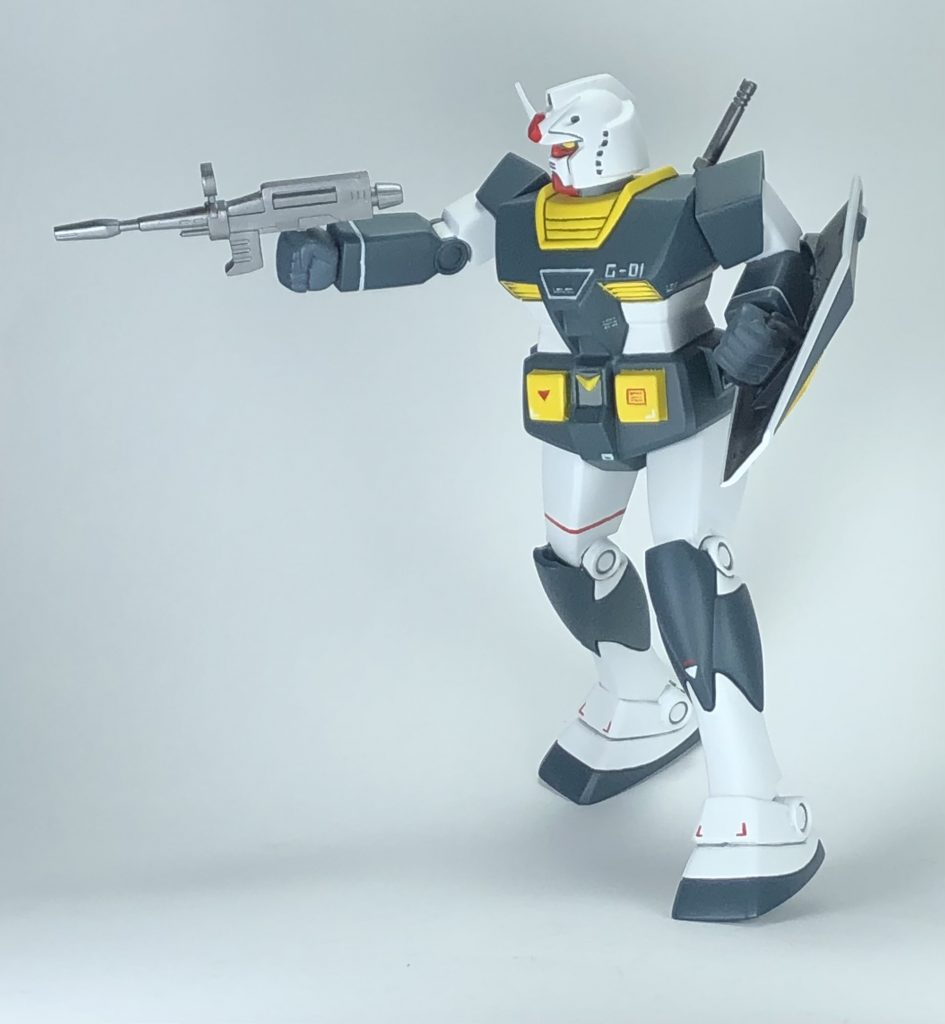 よこからみるガンダム。