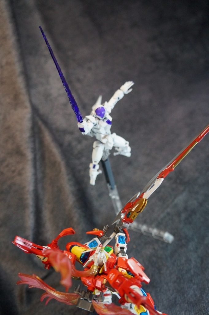 今後投稿予定のダブルブレイズガンダムとの対決シーンは、たまたまパラパラ漫画ぽくなったので、撮影してテンション上がりました。