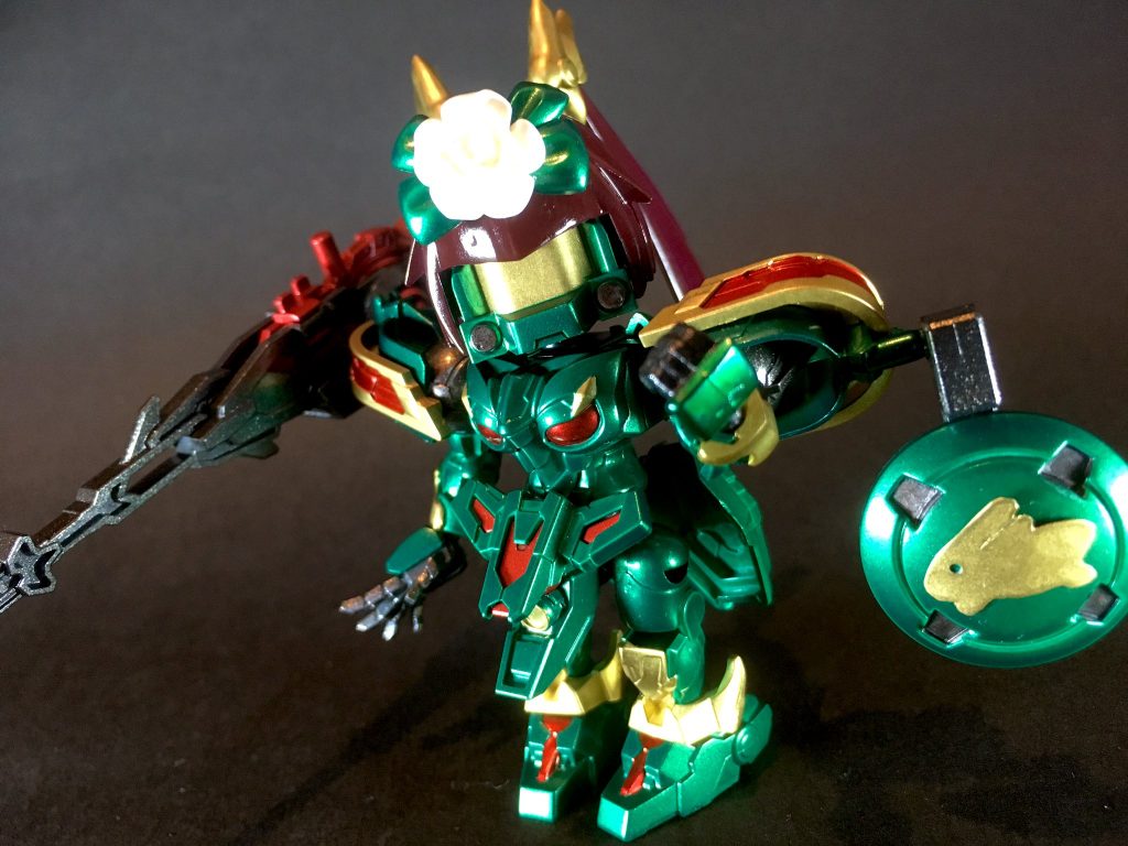 ~~~~~~~~~~~~三国創傑伝オリジナル武将第五弾です。魏の夏侯一族出身で張飛の妻に迎えられた女性、夏侯月姫をモチーフとしています。演者モビルスーツはコミック作品『機動戦士ガンダムW Endless Waltz~敗者たちの栄光~』よりトールギス始龍(シロン)です。三国創傑伝には夏侯淵トールギスと夏侯惇トールギスⅢが登場しており、去年オリジナル武将として夏侯覇トールギスⅡを製作した事もあって、夏侯一族=トールギス系とする流れから女性パイロット繋がりで設定しました。トールギス始龍は初代トールギスと同型機(頭部のみリーオー型)で、張五飛の亡き妻・竜妹蘭(ロン・メイラン)の乗機です。五飛の妻の存在はアニメ放映版ガンダムW本編では詳細に語られなかった設定ですが、こちらコミック版Endless Waltzで丁寧に補完して描かれました。