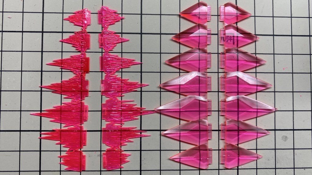 問題のビームエフェクトどんなキットでもこの形状が当たり前になってますが、もっさい、ダサい。もっとビームがボボボボっとしたいので0.4mm透明プラ板で作って表面にレジンでビームの表情をつくりました