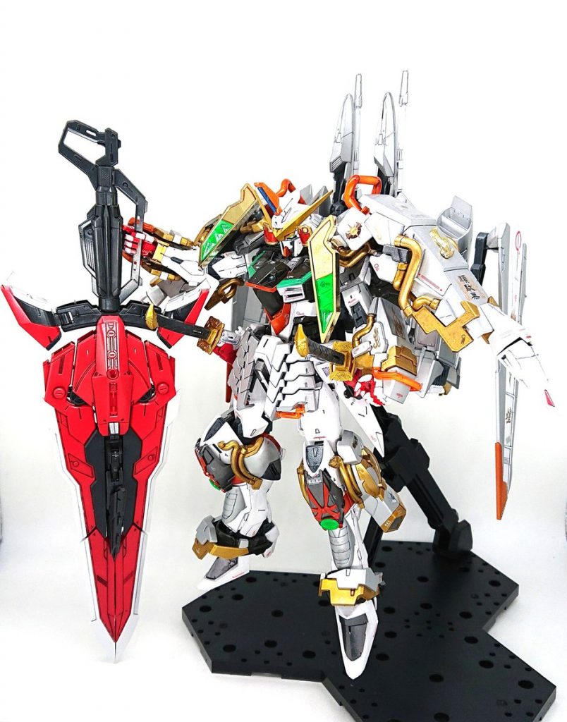 はい、これです↑これは以前開催された「SEEDコン」にエントリーした武者ジャスティス。なお、今回の作品とコンセプトがとても似ているが自分の作品なのでパクりではない(笑)