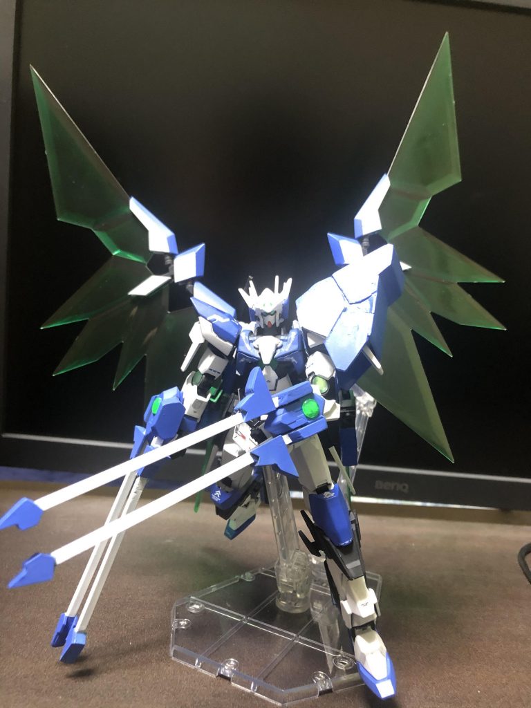 機体モチーフは見ての通りこの機体にリスペクトとしてランスロットsinそしてランスロットsinのMVSを仕込んである部分はマークアレスの腕部をリスペクトして変更してます。使用キットhgダブルオークアンタ        AGE-2               AGE-FX                                        ダブルオーダイバーエース        ハイニュー紅の彗星ver         ユーラヴェンガンダム          エクシアダークマター          トランジェントグレイシャー       ガンダムバルバトス           ランスロットsin