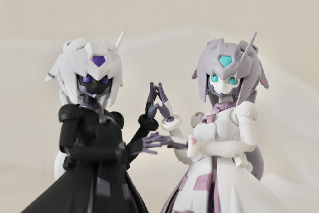   【使用塗料】Mr.カラー 62(つや消しホワイト)Mr.カラー 33(つや消しブラック)ガンダムカラー UG009(MSグレージオン系)ガンダムカラー UG008(MSパープル)ガンダムカラー フォービルダーズ UG025(トランザムハイライトレッド)Mr.メタリックカラー GX205(メタルグリーン)Mr.メタリックカラー GX207(メタルバイオレット)