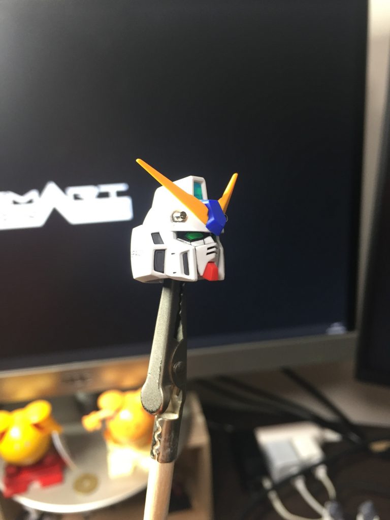 ヘッドパーツ完成バルカンを置き換えるだけでぐっとカッコよくなる気がします。