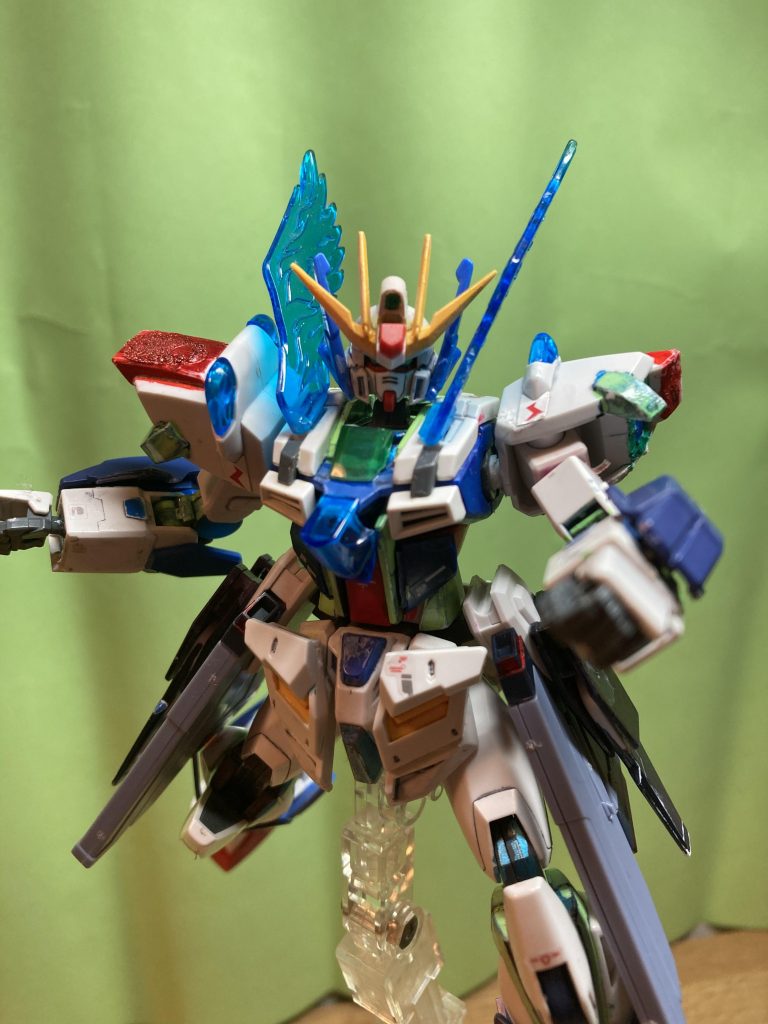 さらにバックパックも分離することができるため、近接格闘も可能