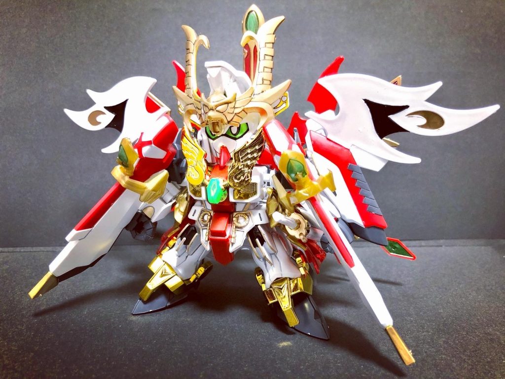 フロント。モチーフはフェニックスガンダム。かつての初代・二代目大将軍とも似ているとされる。