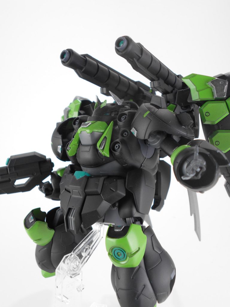 GNリボルバーバズーカ改・「シンフラ」。羅刹天のバズーカに発射口を絞り、範囲を狭めることで威力の高いビームを撃つことが可能です。「シンフラ」は英語で「森羅」のアナグラムです。