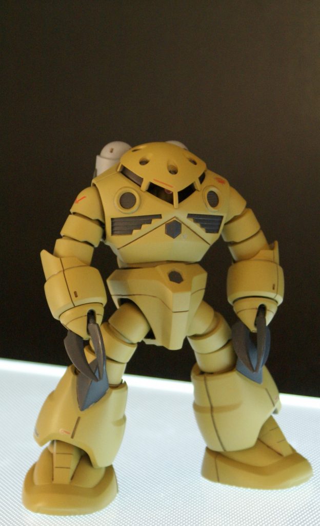 モノアイをボールジョイントで稼働できるようにしているのでこれだけでイケメンです！