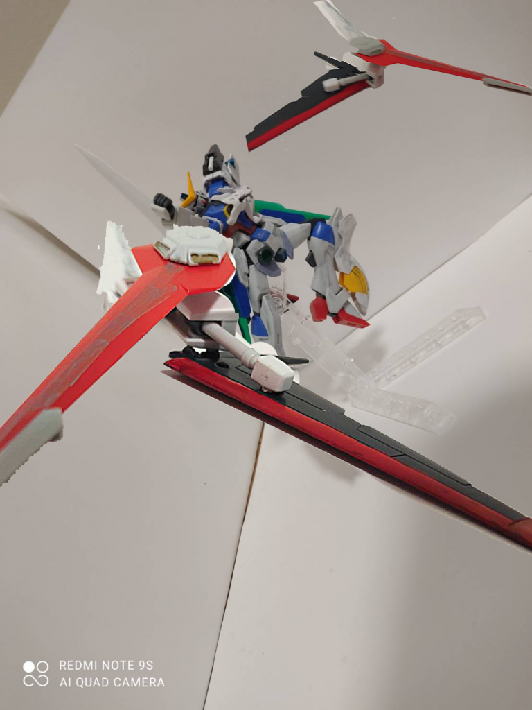 投げる!(大きくするほどでもない)これは劇場版ダブルオーの映画ソレスタルビーイング!に一瞬登場したアヘッドをモデルにしています分かりづらい…