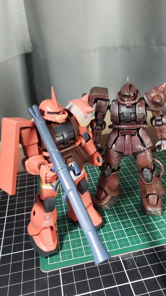 旧HGUC MS-06S ザクⅡスタイル改修中–2枚目/制作者：Ki444