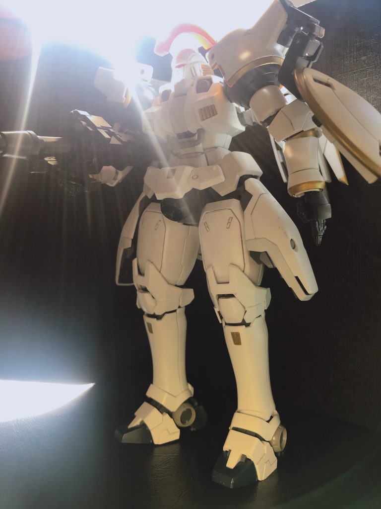 眼は仮面ライダーを意識して真っ赤な眼