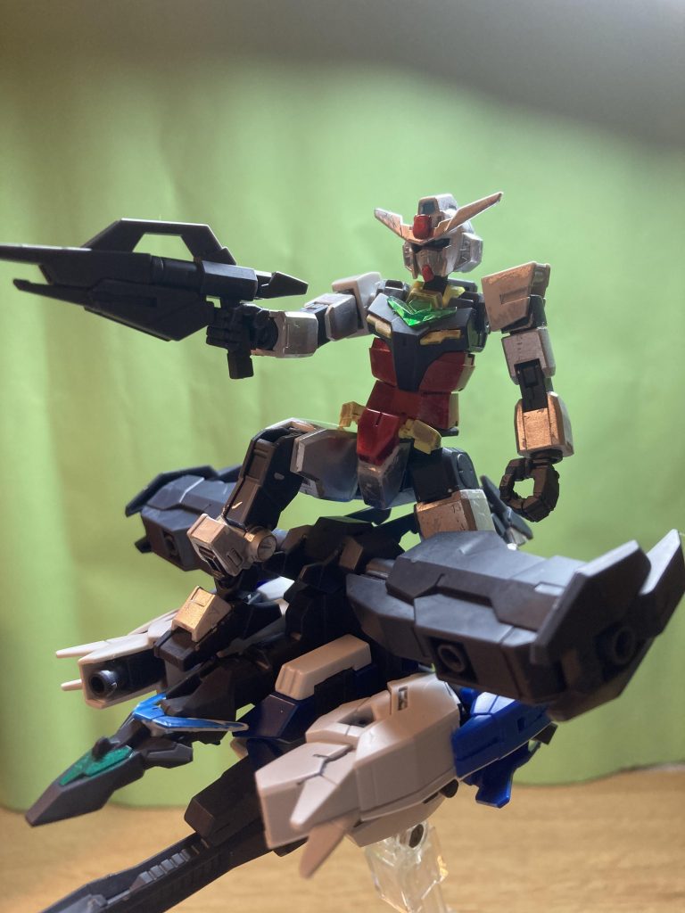 無論コアガンダムに装着させることも可能だが、実験のためコアガンダムをもう一つ作った。