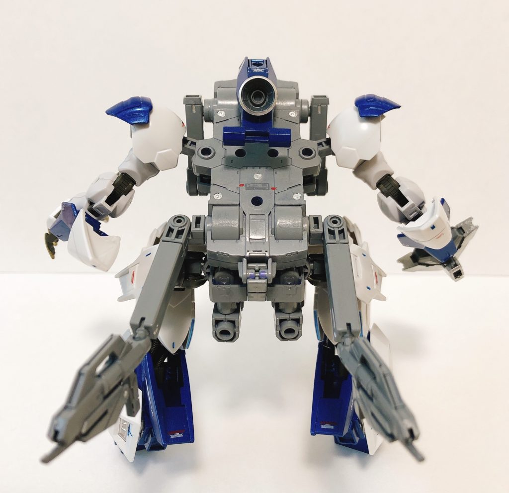 まずは前回の続きから…突如、コアガンダムtypeLの前に現れた謎の機体。それは、GBNの世界に住む電獣「ルプスレクス」だった…!