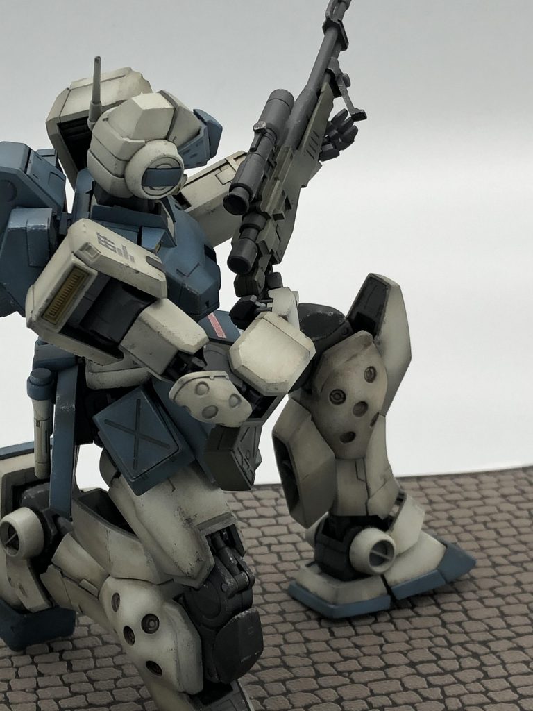 立て膝狙撃のスタイルが秀逸です