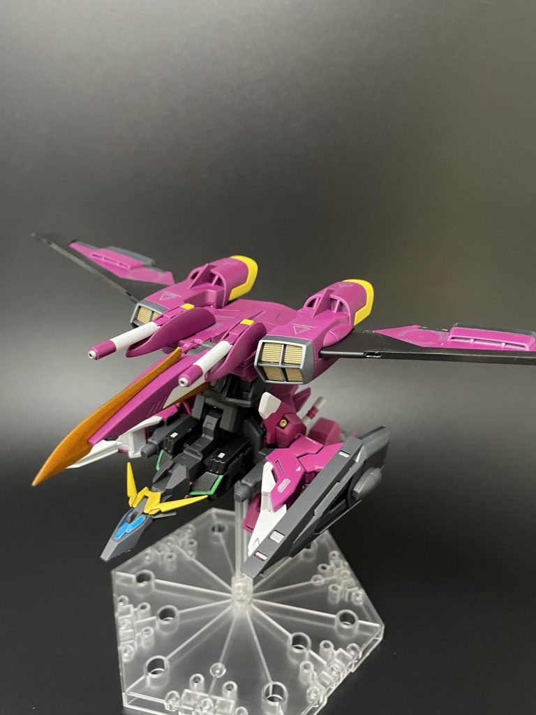 ∞ジャスティスアーマーコアガンⅡを使用していますがアースアーマーを軸に作成。肩の印象がこちらの方が近かったので。