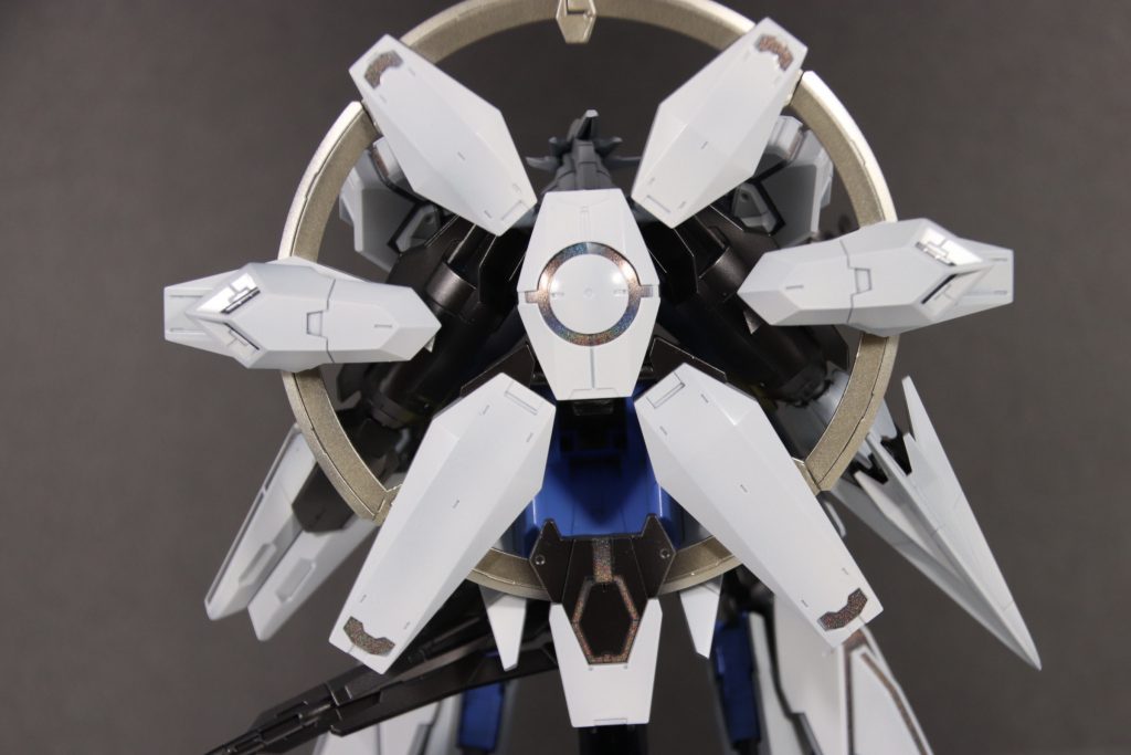 ネプテイトの発光部はホログラム塗装にしています