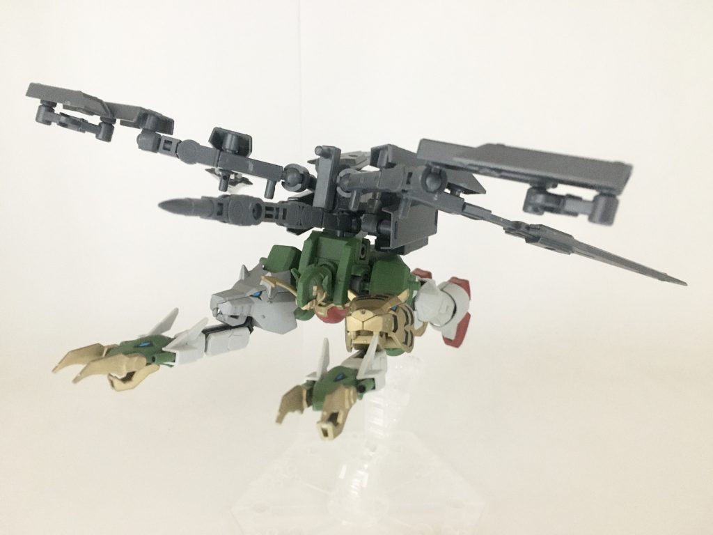 突撃形態、正面。