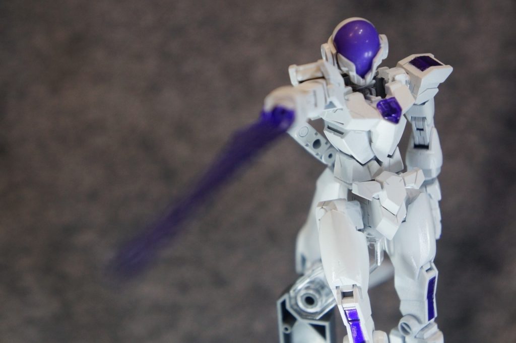 「新しいレイドボスか?賞金はいただきだぜ!!」一瞬でやられるダイバー。何が起こった?指を指しただけで機体が貫かれている??!