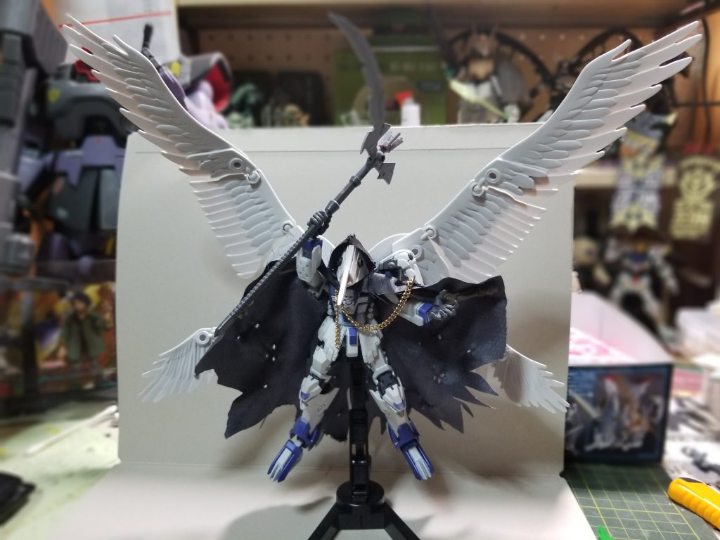 翼がでかいカマは未だに塗られていません…サフのまま……