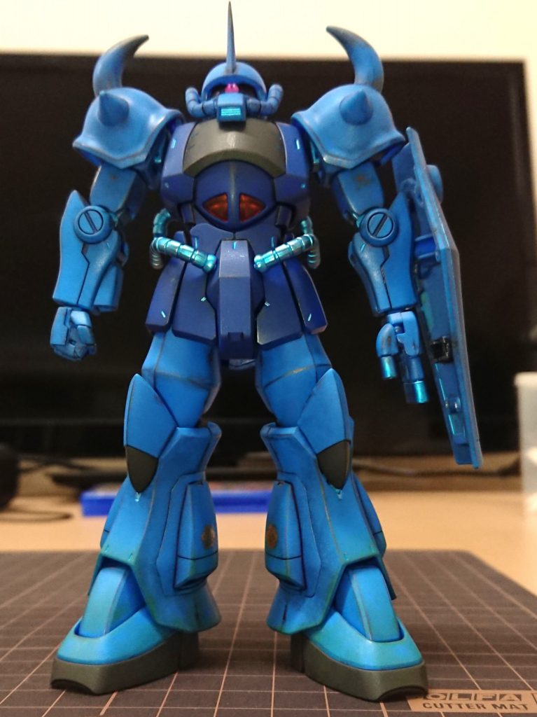 モノアイとアンテナを改装し、ウェザリングで汚し塗装しました。