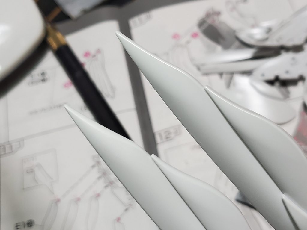 あえて角を落とす。