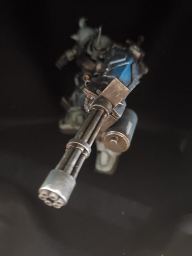 ガトリングはシルバーでドライブラシしました。ドライブラシはお手軽に使用感を表現できるのでちょくちょく使います。