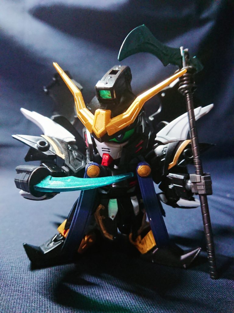 武器のツインビームシザースは先端取り外し式で短刀となります。デスサイズっぽくない武器ですw