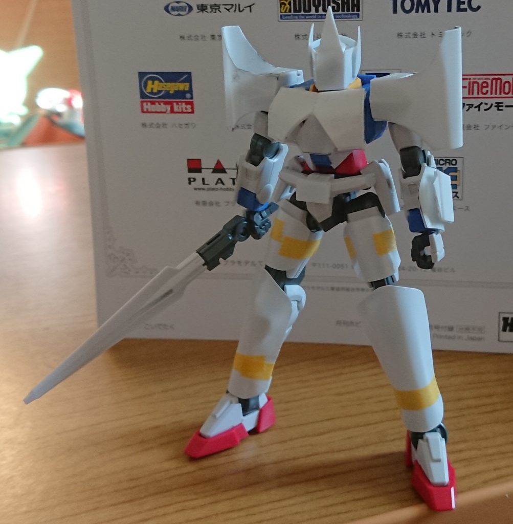 そこから、プラ板で形を作りました。が！頭が気にいらず、、、(-_-;)