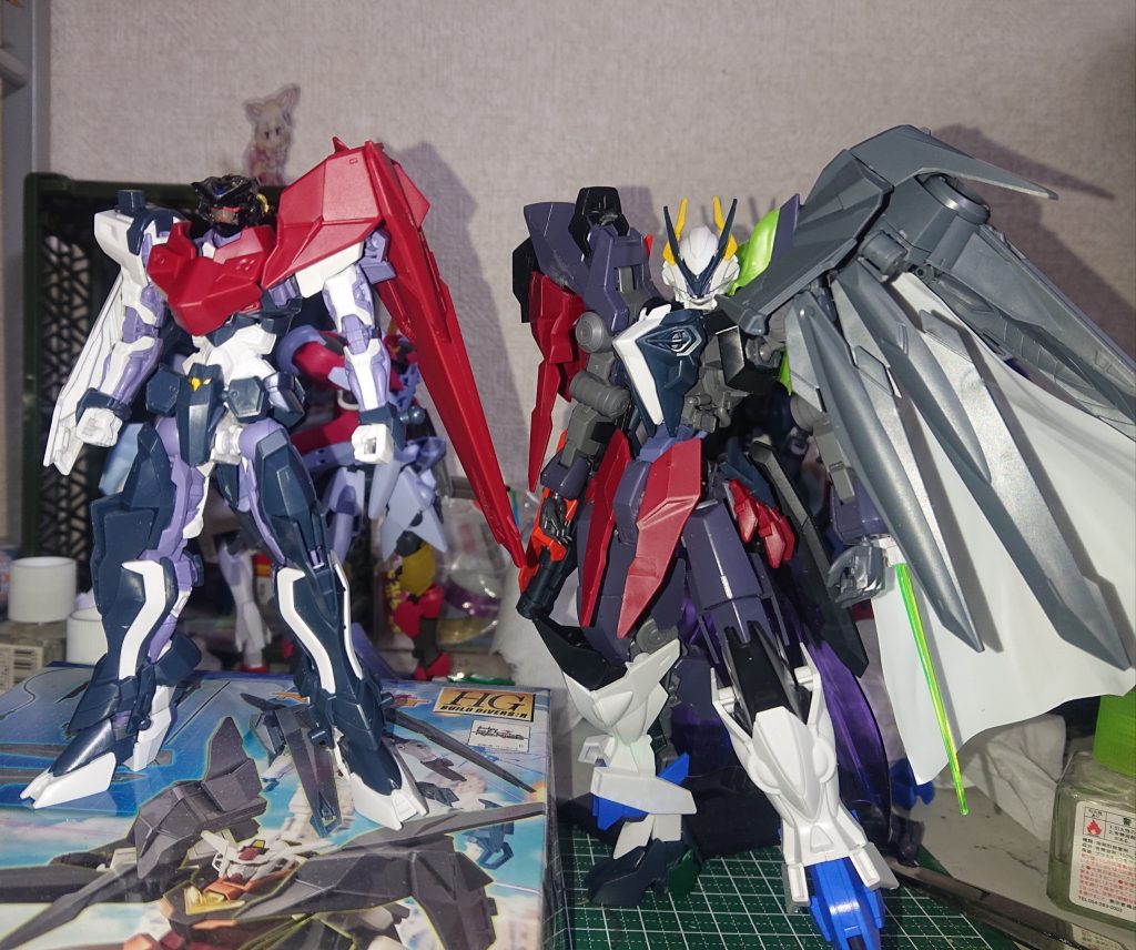 塗装前写真と残りパーツ。アストレイ本体にはアマツの頭をf(^_^;