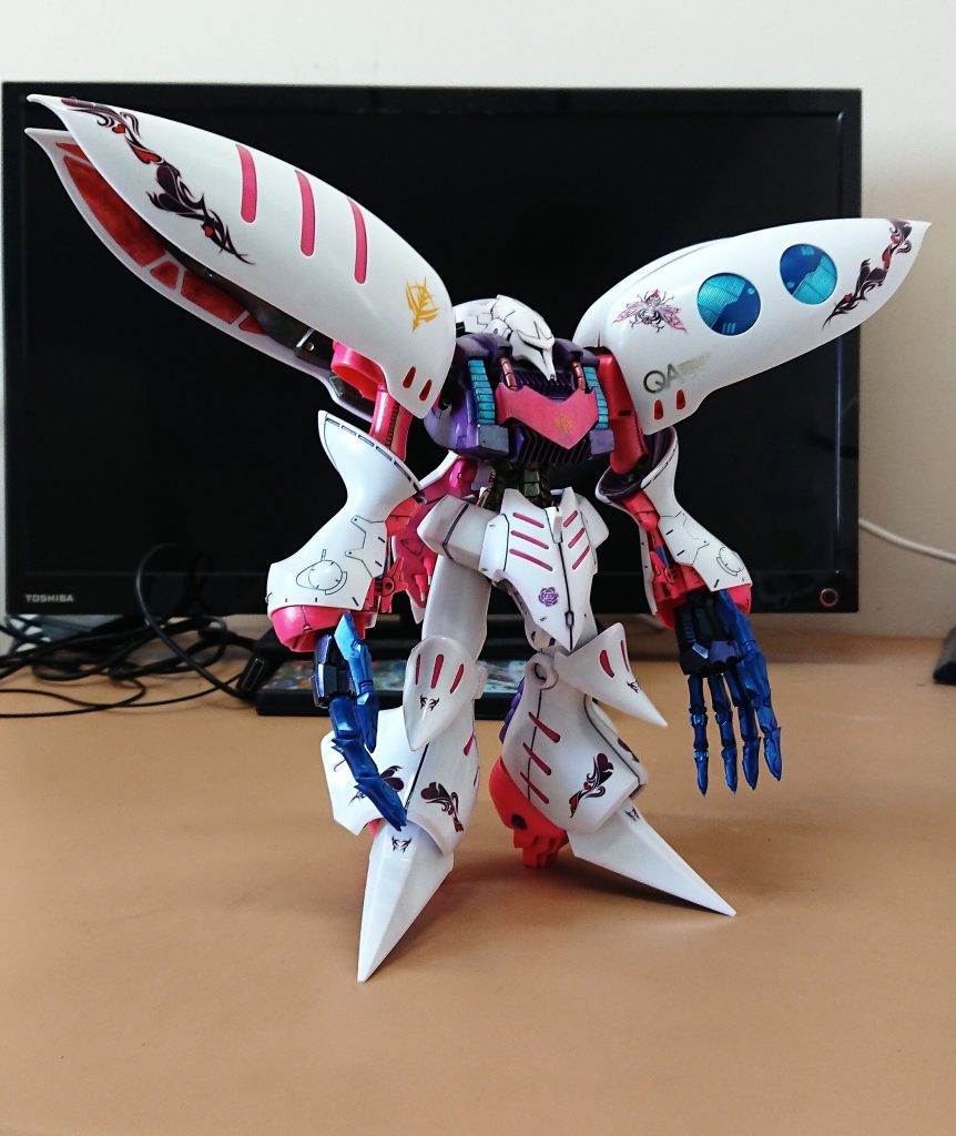 最後に全体的に、光沢スプレーでコーティングし完成しました。ハマーン様愛機は、やはり良いですね。FSSぽいのも魅力的な機体です。最後まで閲覧して頂きありがとうございます。