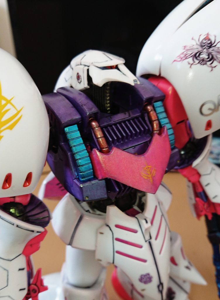 モノアイは、ハマーン様仕様の為凶悪かつ淫妖なイメージでレッドで塗装してます。