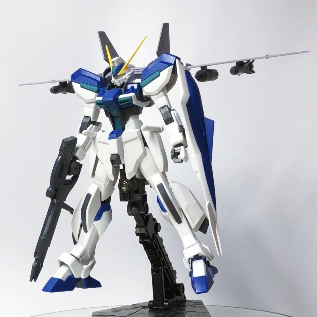 プレーンでナチュラルな成型色。このころは膝も頑丈。ジェットストライカーを背負っても巣立ちが可能な強さを誇っていました。