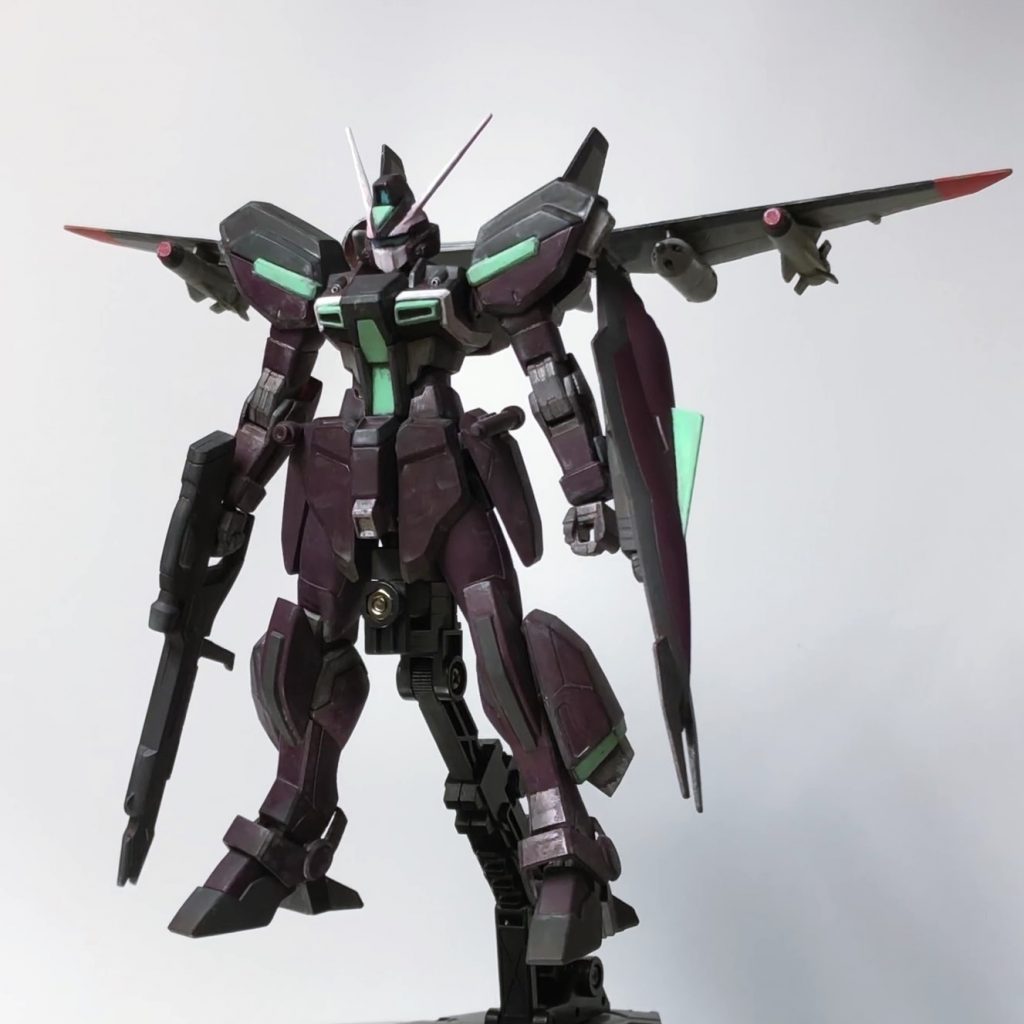 ネオ・ロアノークの専用機カラーへと全塗装!