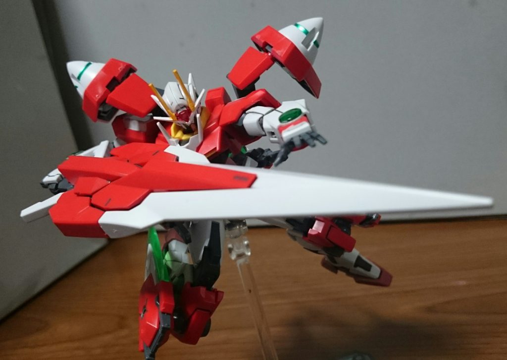 ・GNバスターソードII(GNソードモード)こちらも大型の大剣。なので、片手での保持はけっこう困難っス