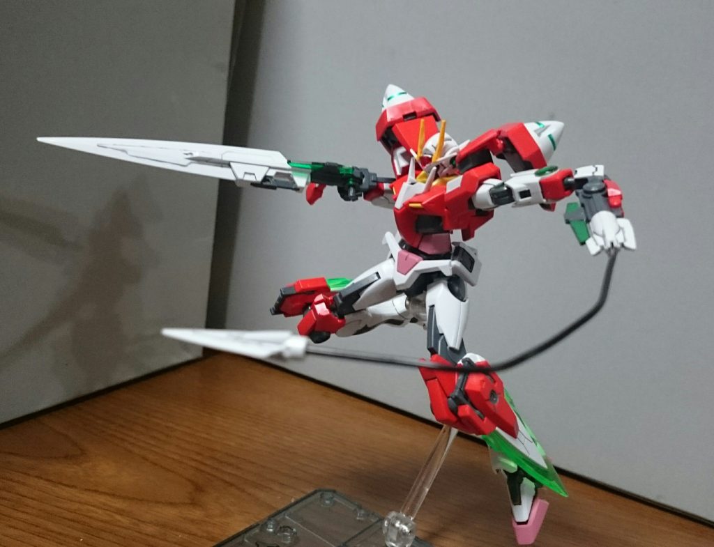 ・GNソードIIショート刃先の本体の接続部がかなり脆く、一、二回付け外ししただけで少し欠けたっス……取り付けそのものに問題はないけど、外れやすく…