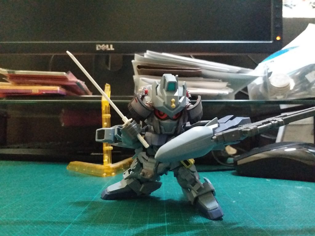 最近未有砌模型，執下模型發現還有部份又收錄的舊作！今次分享兩隻的可能有7年前了……當年只是用gundam marker直接上色膠面沒有什麼脱色都算保養不錯😅，都没為它們改名， 暫時叫他們叫阿灰和毛毛😄😄–2枚目/制作者：Kaichi Wong