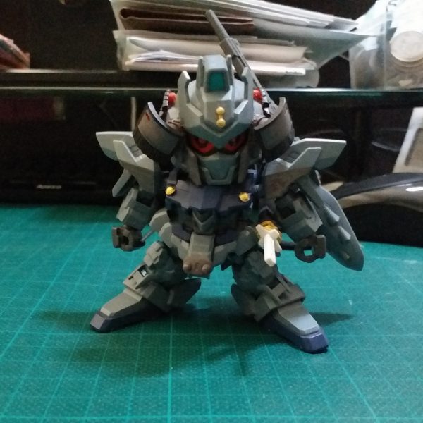 最近未有砌模型，執下模型發現還有部份又收錄的舊作！今次分享兩隻的可能有7年前了……當年只是用gundam marker直接上色膠面沒有什麼脱色都算保養不錯😅，都没為它們改名， 暫時叫他們叫阿灰和毛毛😄😄