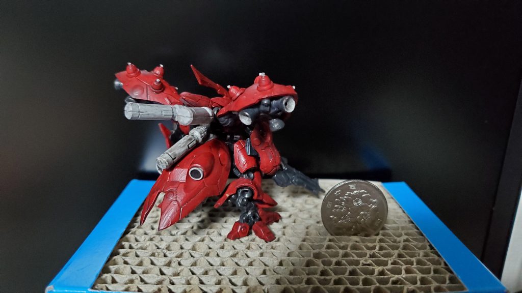 赤鉄色は2〜3回重ね塗りしています。シタデルは隠蔽力が高いのでほとんど重ね塗りはしていません。結構ポロリしやすいので所々接着しています