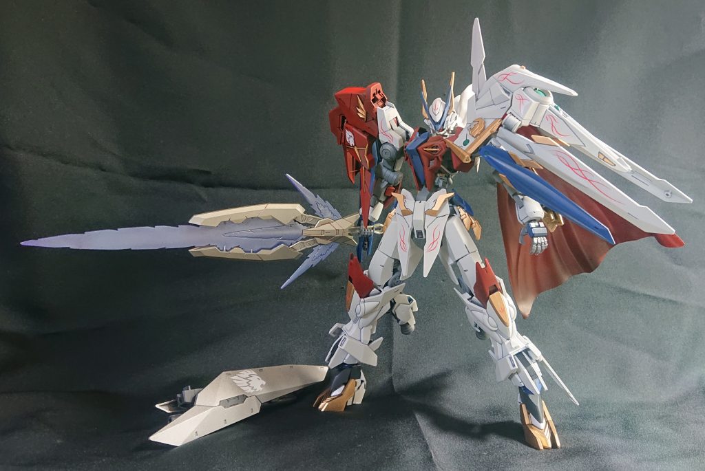 「キングス・ロア」チャンプのスラッシュブレイドを意識した大型のソード。刃部分はビームではなく液体金属で構築されている。