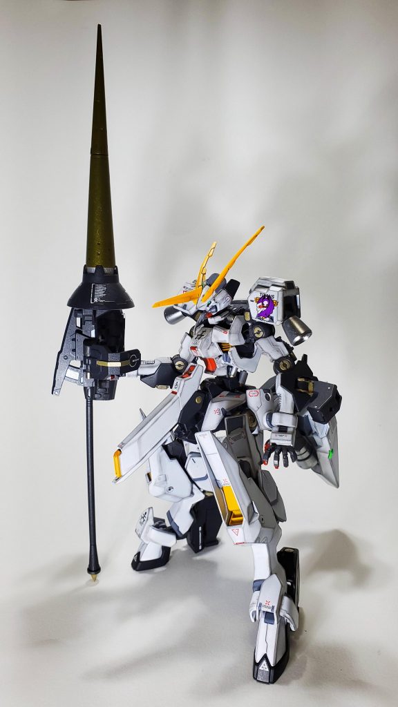 ①大型ショットランサー近接武器①大型ショットランサー本機の全長を超えるランス。キマリスのような突撃槍としての使用の他に、槍部分を撃ち出すことができる。