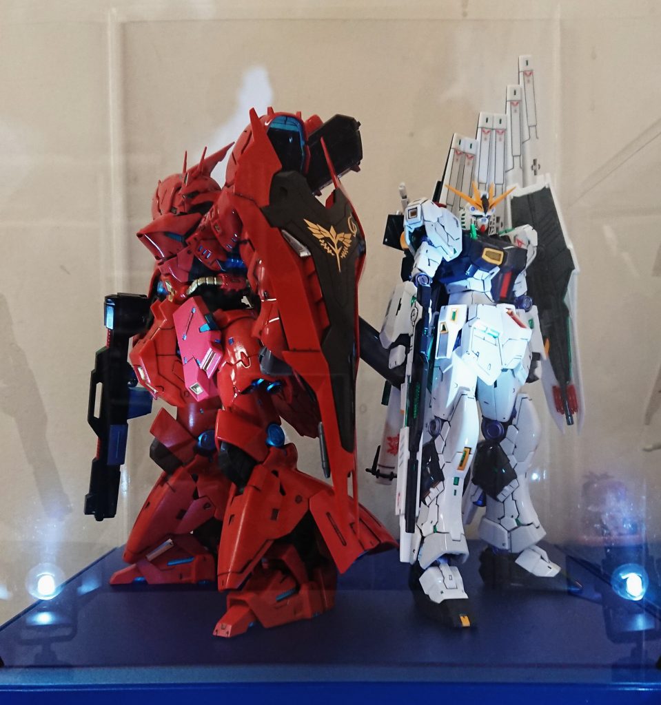 ライトで演出してみました。かっこいいですよね。