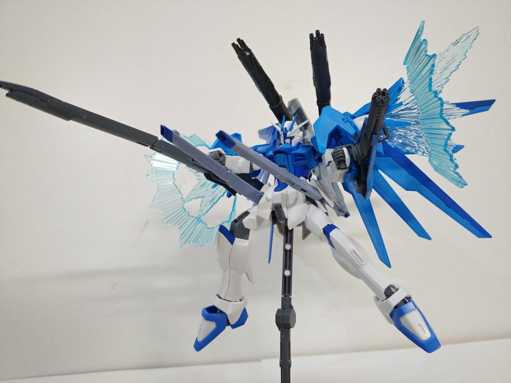 GNフルバーストモード！！！！！！！これがやりたかった…笑両肩部のGNドライブスカイユニットを展開し、全武装で射撃します。