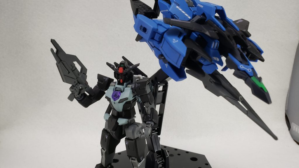 悔しいので暗色部のデカールにはパステルバイオレットを多用。白よりも暗色に寄り添う感じで使いやすいですねこれ。