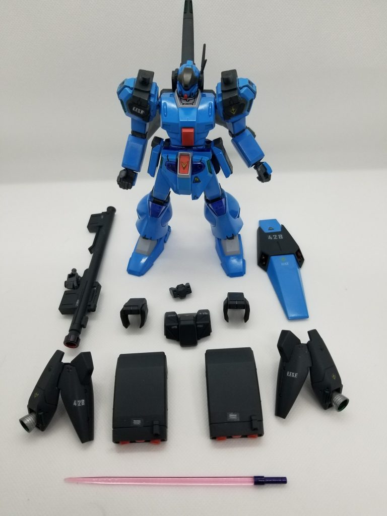 アーマー類を外したところ、肩部分だけ接着してしまったのではずれません😵