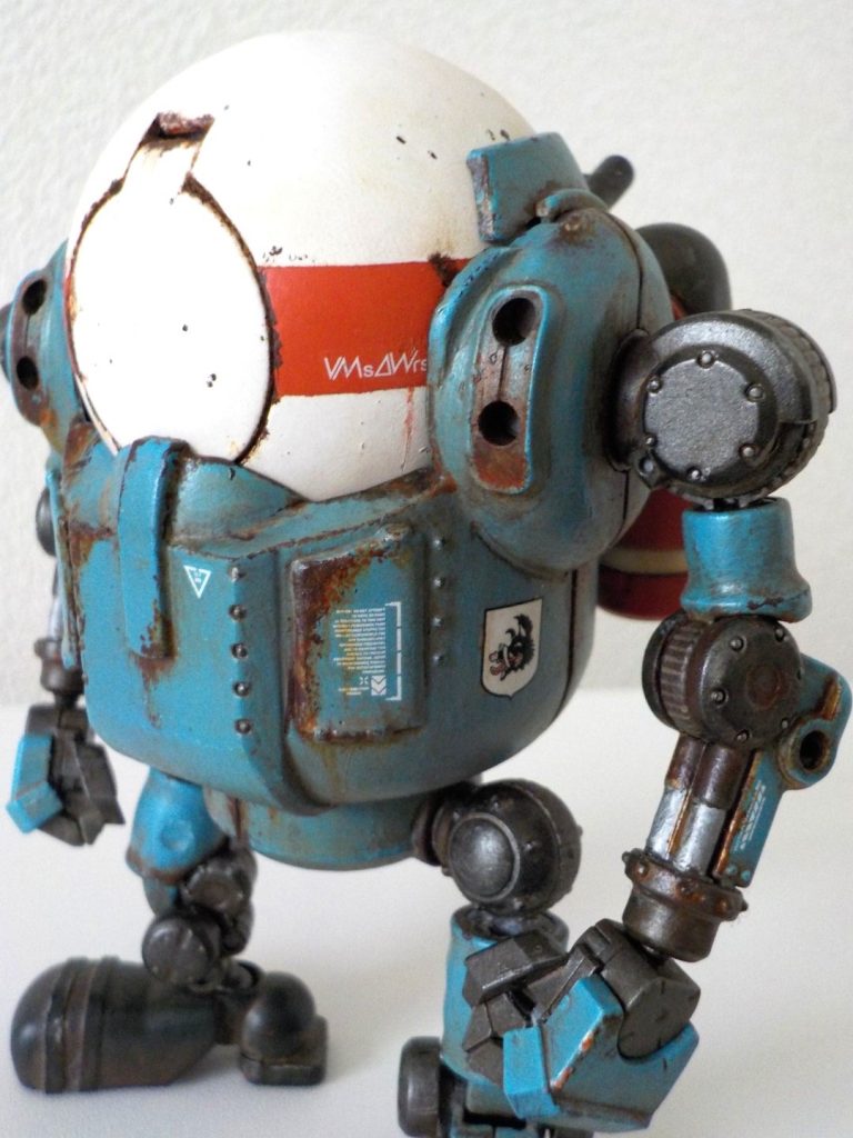 元々のモビルハロがメカメカしい造形の為、強めにウェザリング、錆表現をしています。スケール的にもこのくらい激しくても良いかなと。デカールはマシーネンの他余っていたものを貼ってます。